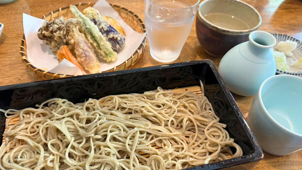 「石臼挽き手打ちそば 蕎里 半田店」の『野菜天せいろ』（半田町）