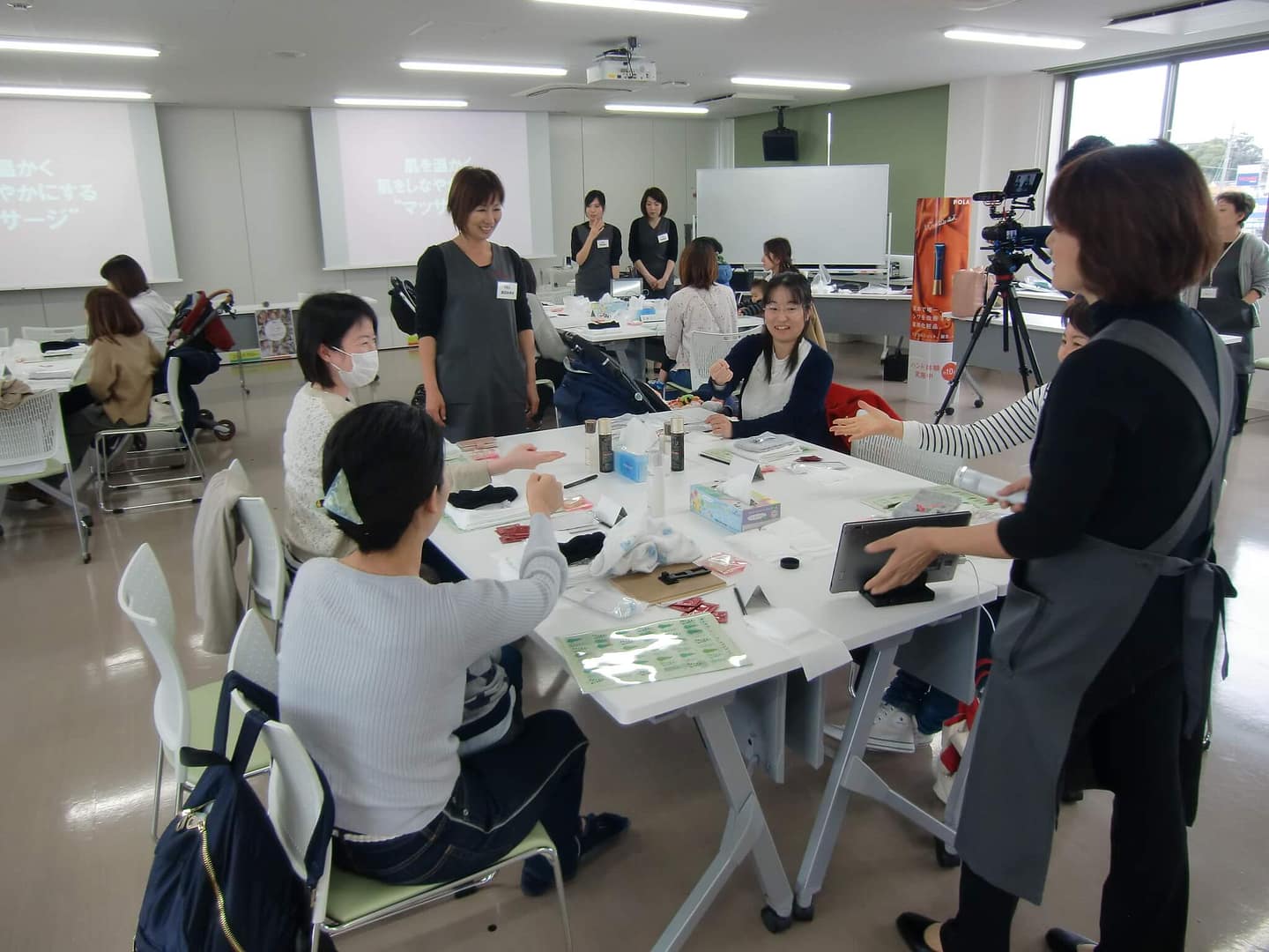 【動画あり】お家で実践！フェイシャルマッサージ&春メイクレッスン（ママレポーターより）