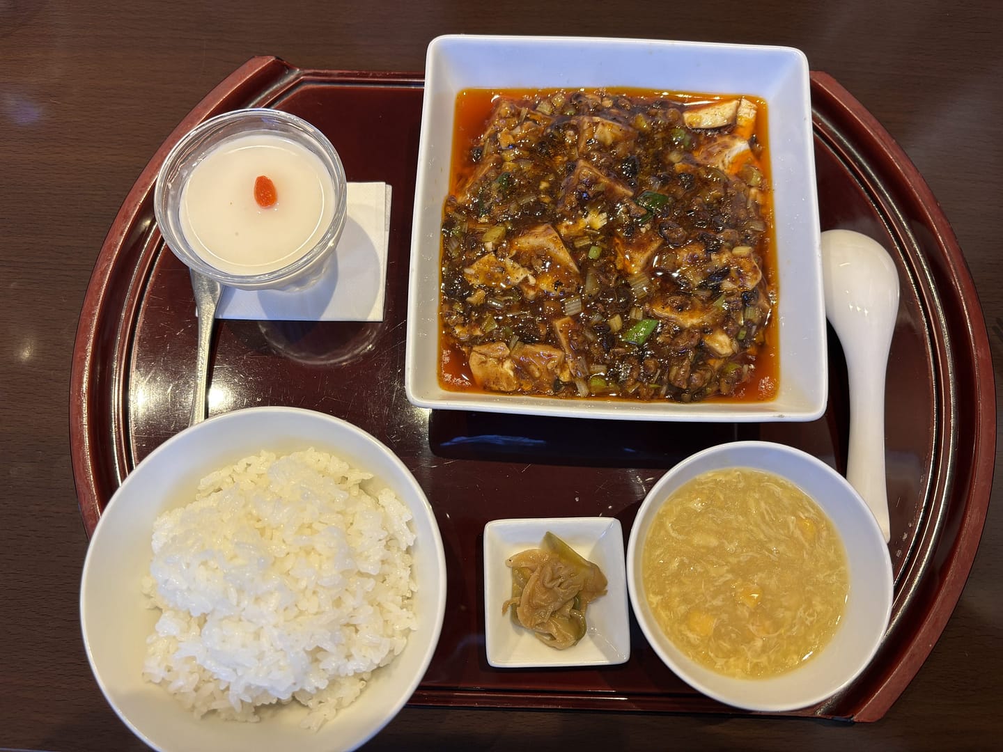 「四川飯荘 尾林」の『Ａ麺ランチとＢ陳麻婆豆腐ランチ』（将監町）