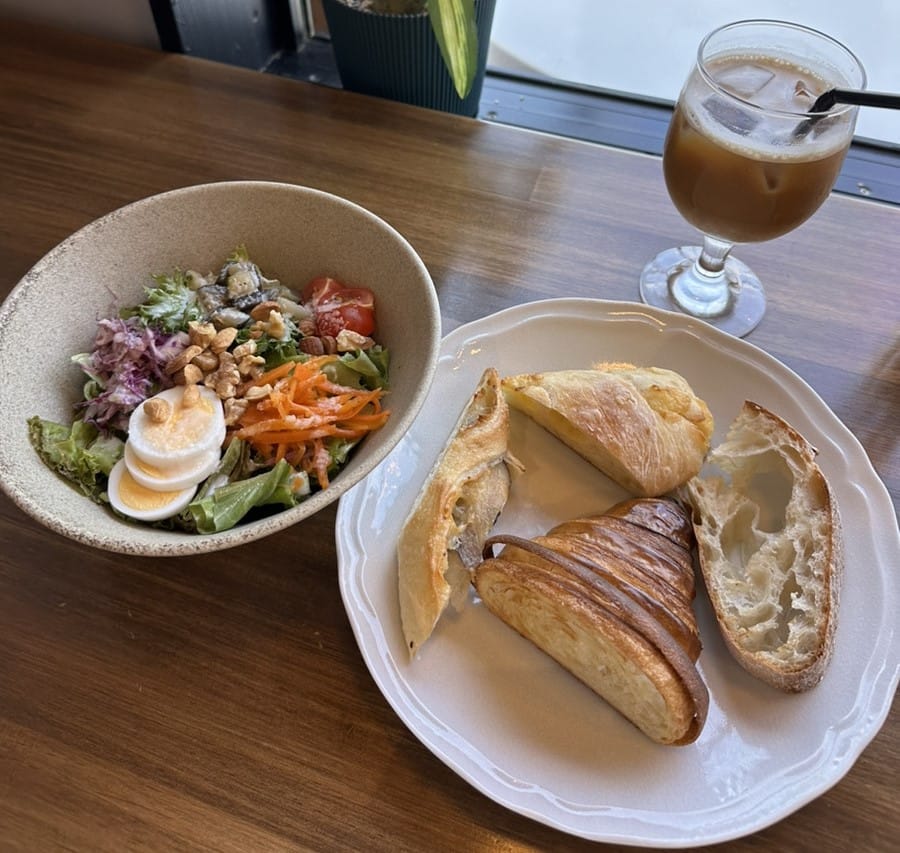 2024年7月オープン★焼きたてパンと自家焙煎コーヒーの＜LANDMARKS BAKERY＞